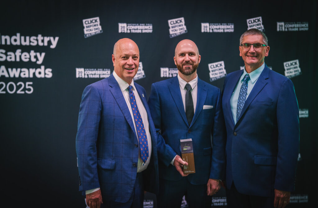Ontario Road Builders' Association representatives accepting the Leadership in Dig Safety Award